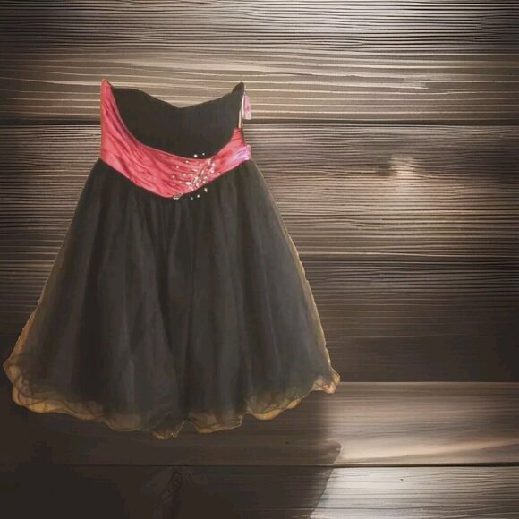 Cinderella Strapless Gown Size 8 – Black Pink Jeweled Prom Holiday Formal Dress - Picture 5 of 9